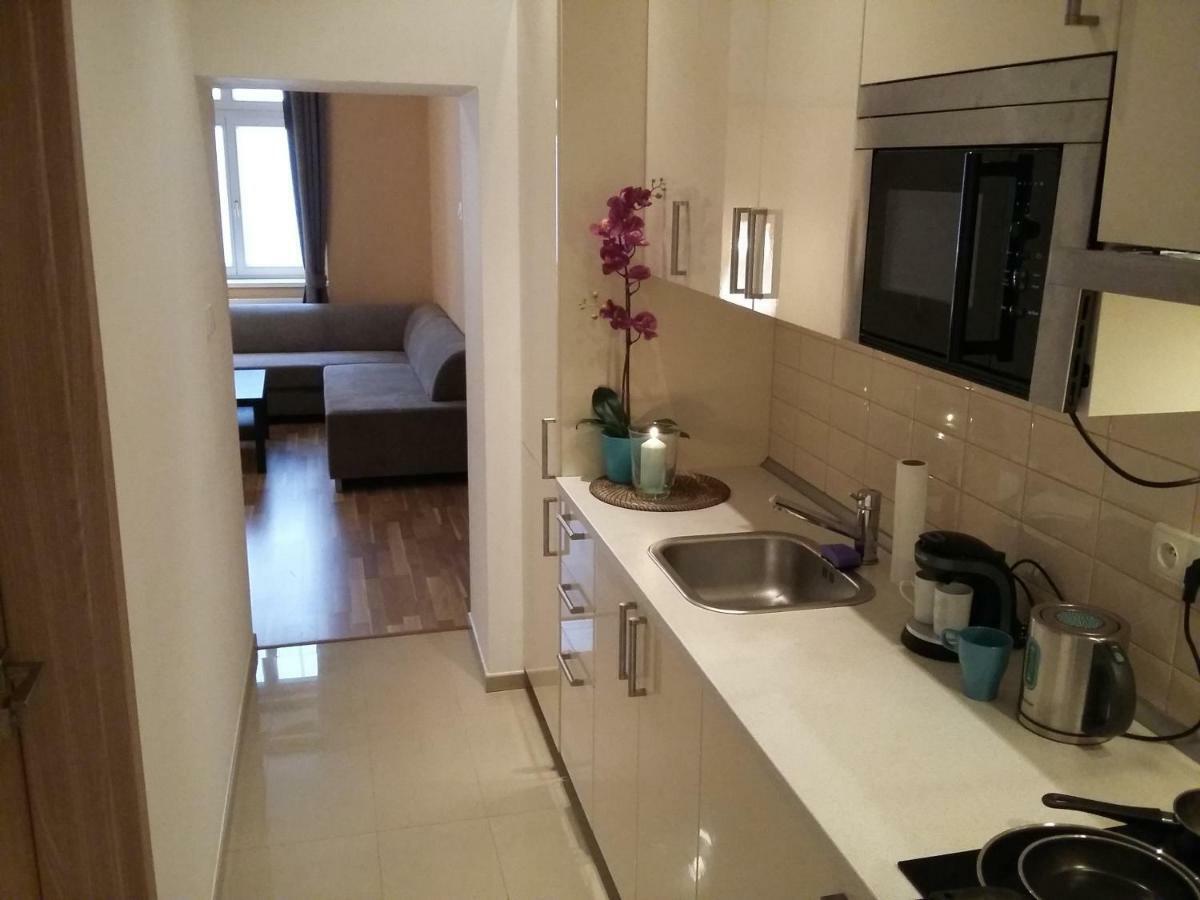 Angel Apartment Nr 4 Near To The Center Praha Bagian luar foto